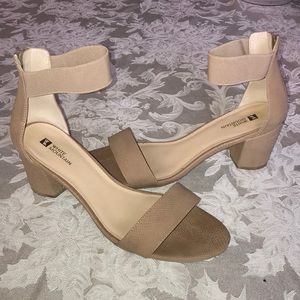 White mountain heeled sandal